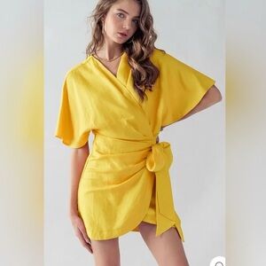 AARON & AMBER flutter sleeve yellow wrap dress sz L